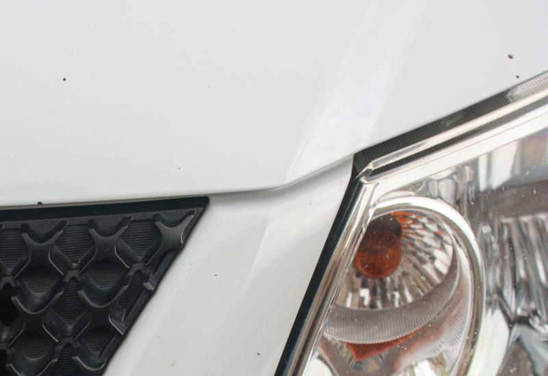 Guida alla riparazione delle scheggiature su auto o moto Image